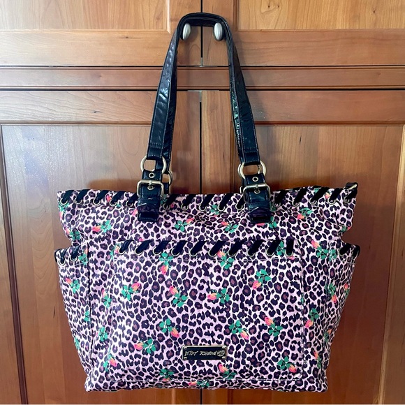 Betsey Johnson Large Super Spacious Nylon Tote & Diaper Bag - Picture 10 of 10